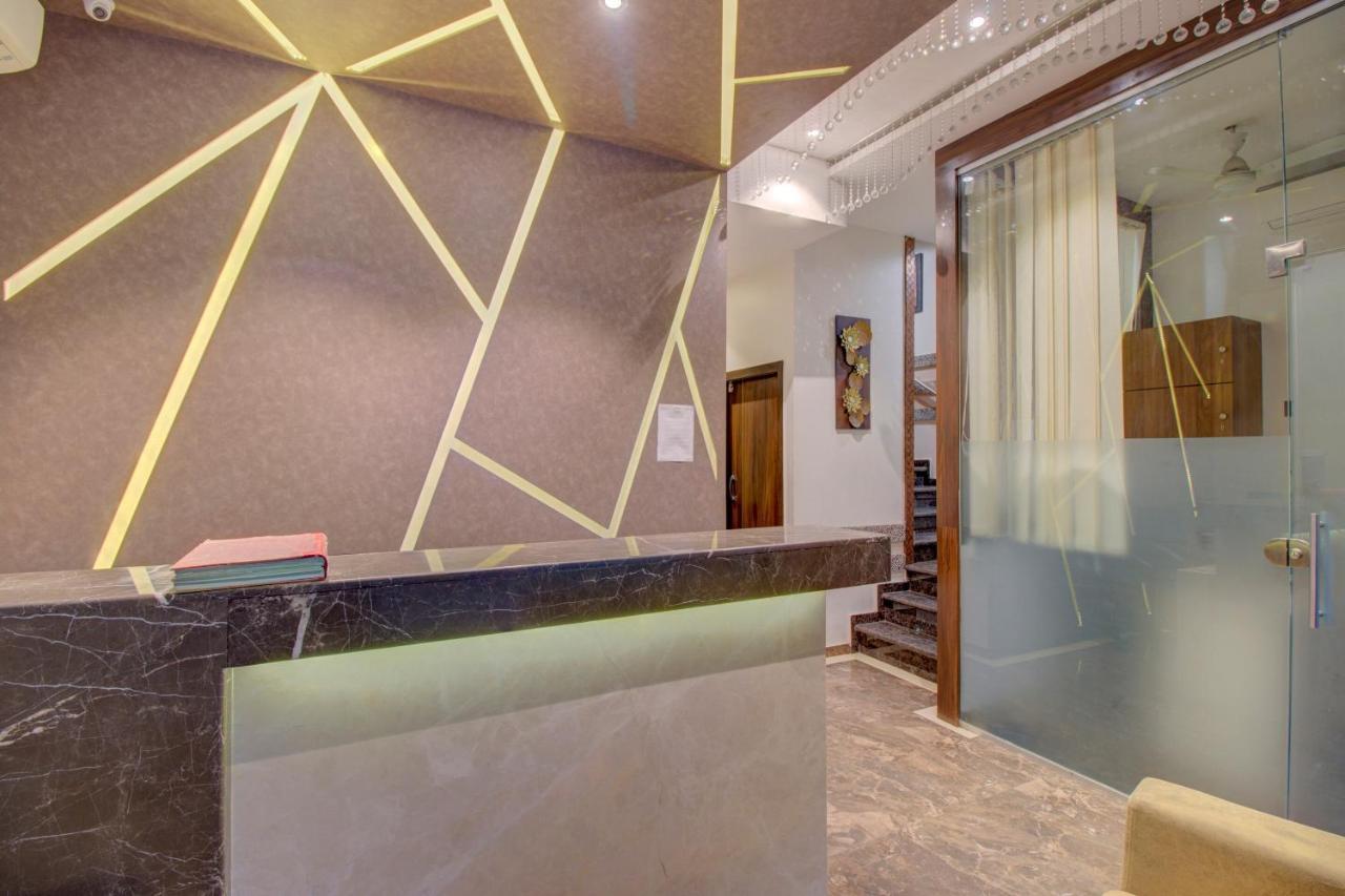 Oyo 76180 Hotel Meriton Mumbai Exterior photo