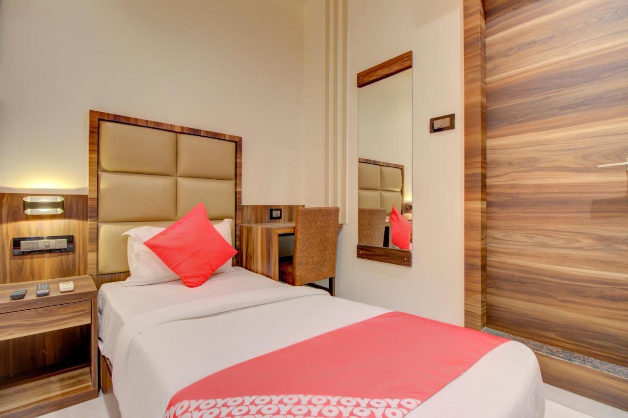Oyo 76180 Hotel Meriton Mumbai Exterior photo