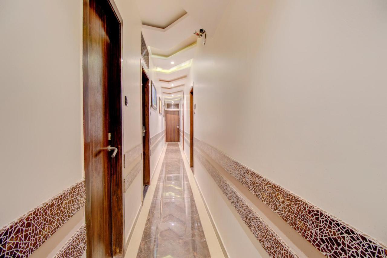Oyo 76180 Hotel Meriton Mumbai Exterior photo