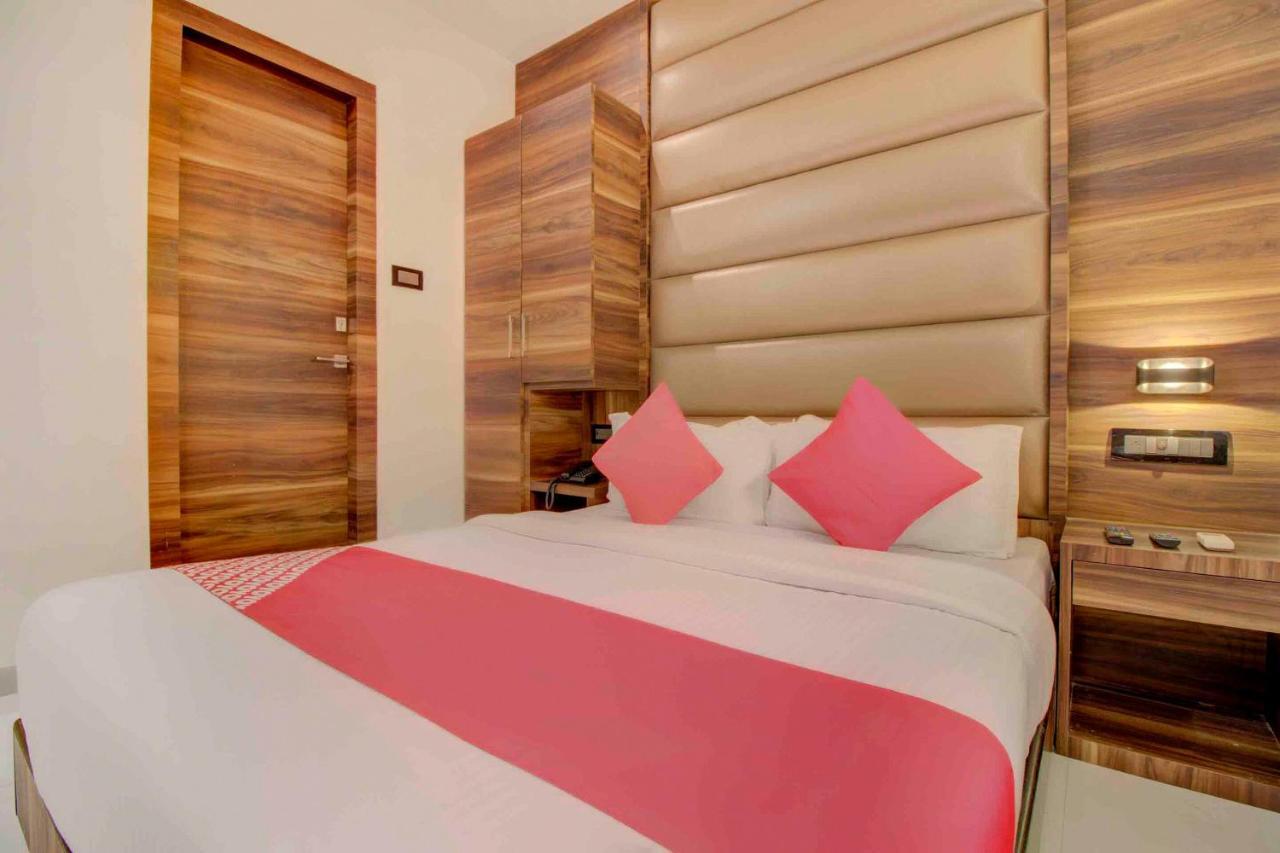 Oyo 76180 Hotel Meriton Mumbai Exterior photo